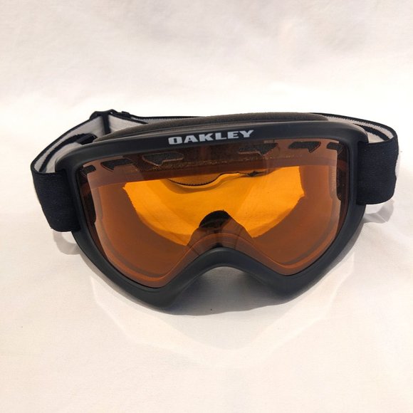 Oakley Ski Goggles for Kids - Picture 1 of 4
